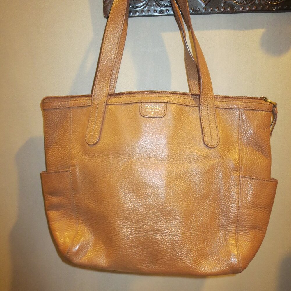 FOSSIL Tan Leather Hobo Style Shoulder Bag